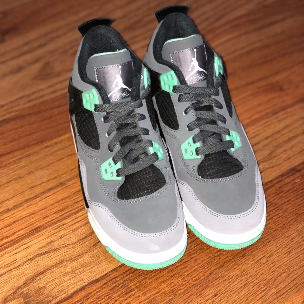 Jordan retro green glow
